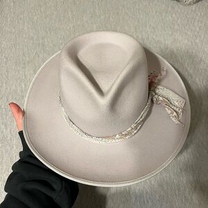 Anthropologie lilac Women's Hat with Patterned Band